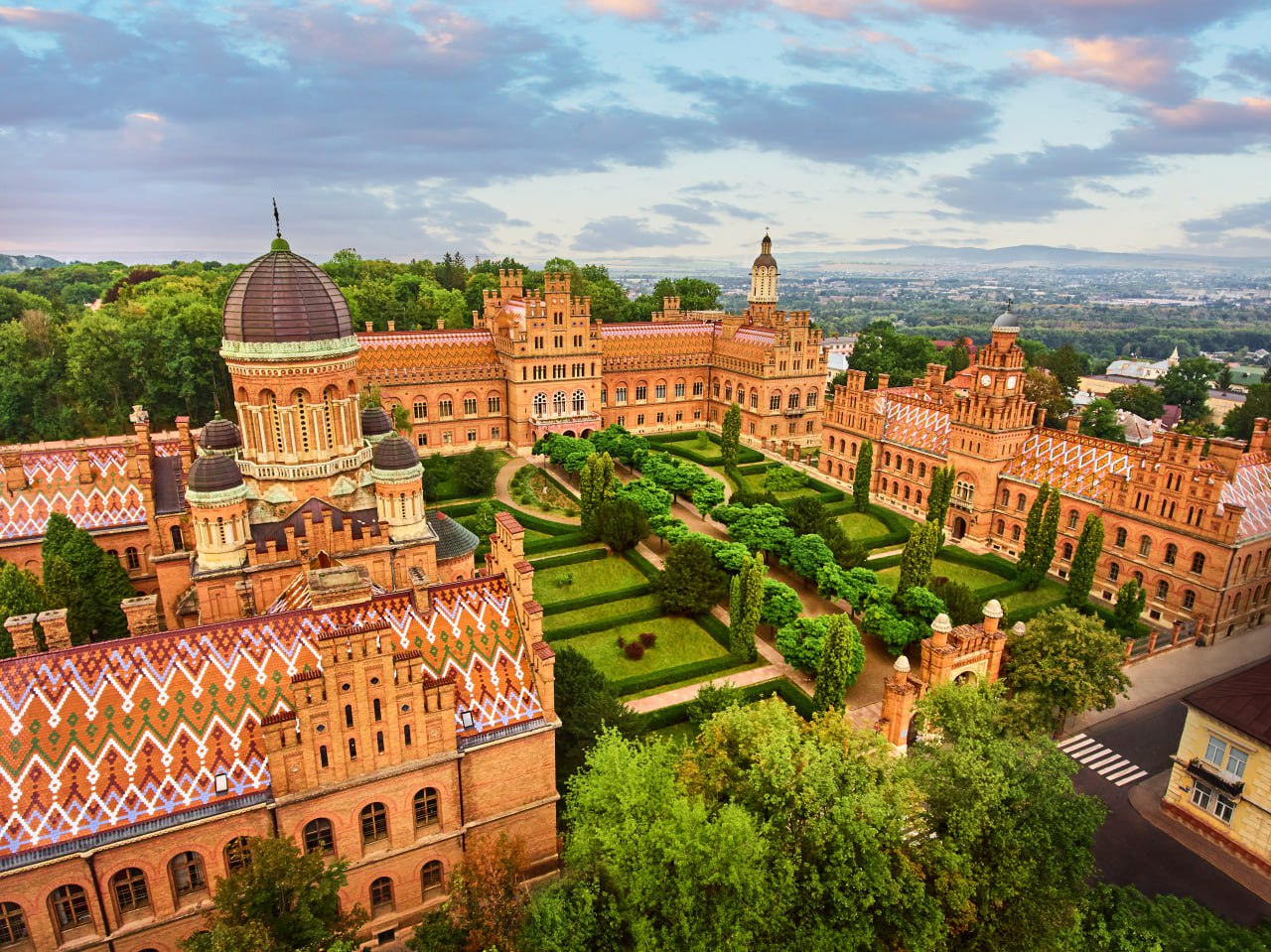 Резиденція митрополитів Буковини і Далмації (© Іван Тивілік)