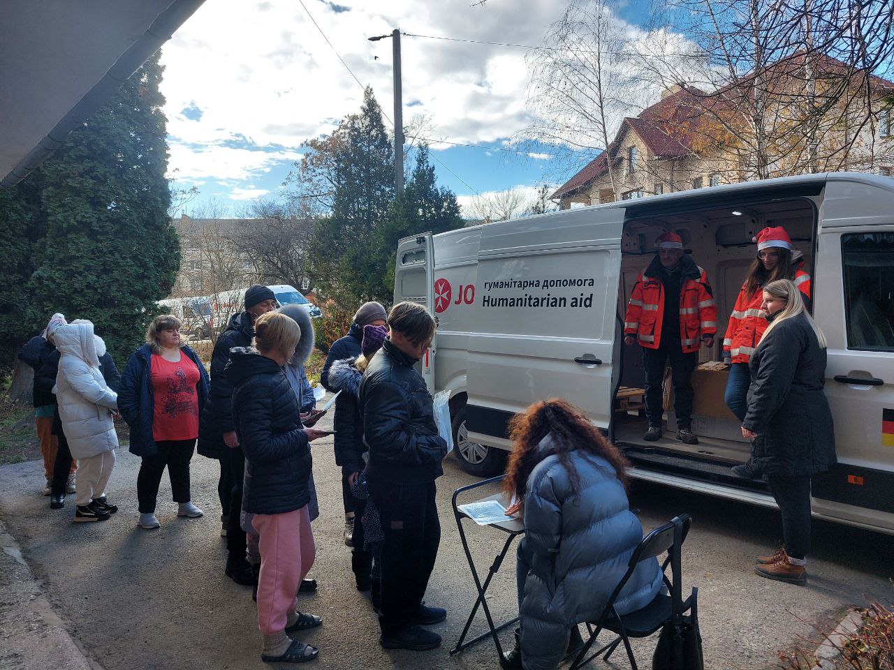 Роздача різдвяних подарунків для дітей внутрішньо переміщених осіб